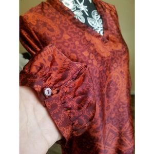 Liz Claiborne V neck blouse top size M